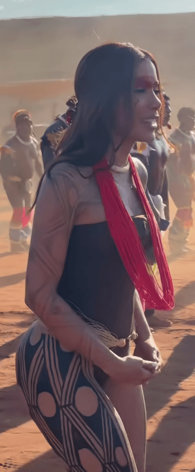 Anitta puta gostosa só de calcinha