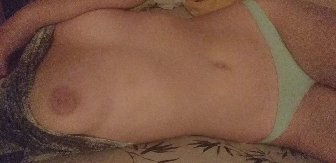 Putinha magrinha vazada