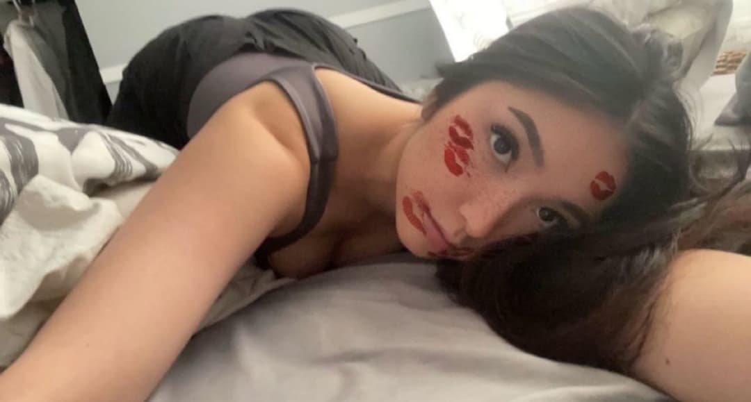 Click to view full size abg slut who gets bbc trains ran on her